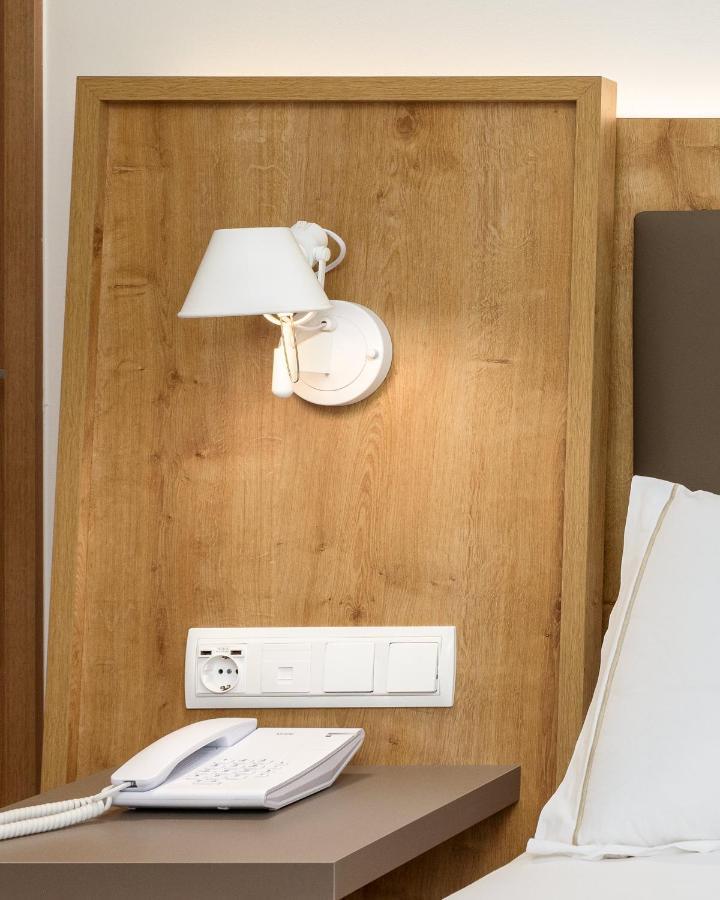 Hotel Virgen De Reyes 4*