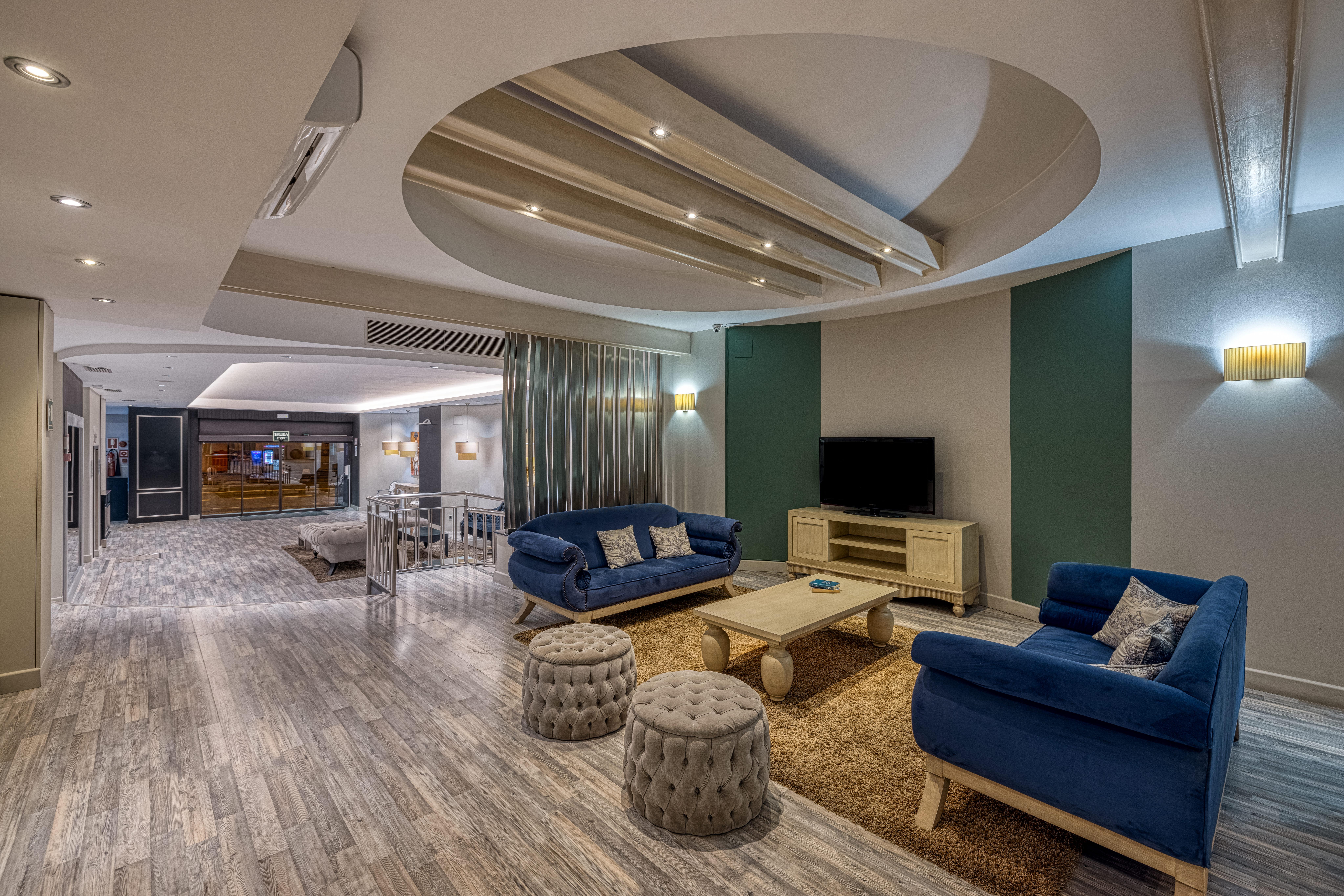 Hotel Virgen De Reyes