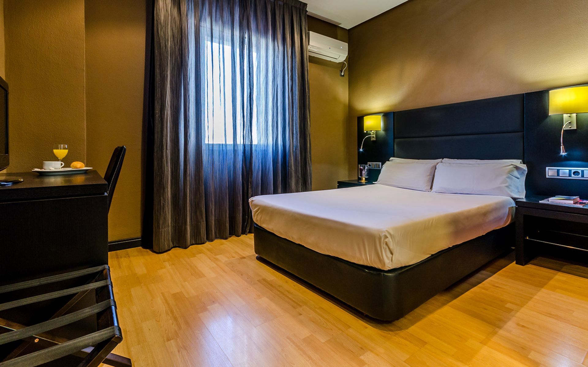 Hotel Virgen De Reyes 4*